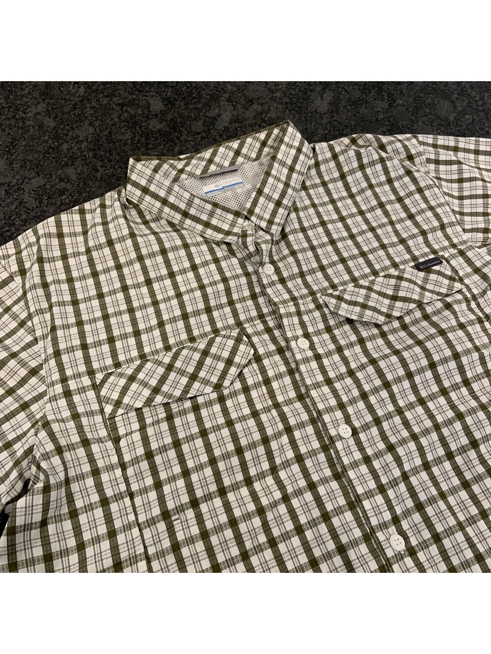 Columbia Men's XL Green/White Plaid Button Down Short Sleeve Shirt